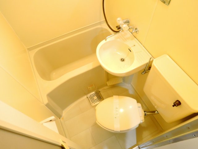 バス・シャワールーム　同マンション別部屋