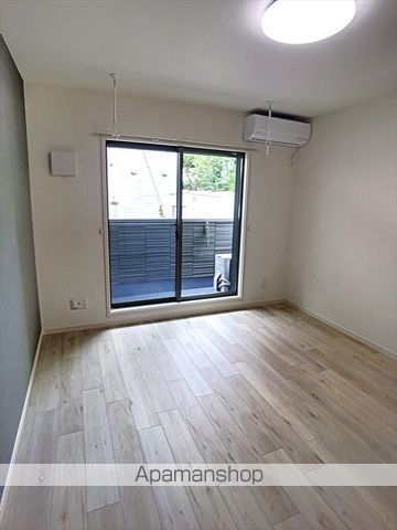 TIERRA安城 WESTの居間写真