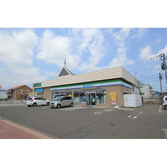 コンビニ　ファミリーマート宮城大和杜のまち（コンビニ）まで702m