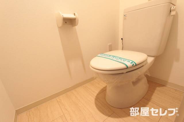 トイレ　清潔感のある色合いです
