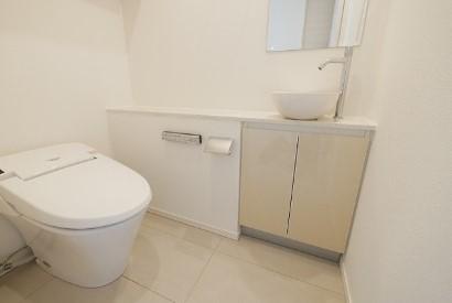コンフォリア新宿イーストサイドタワーのトイレ写真