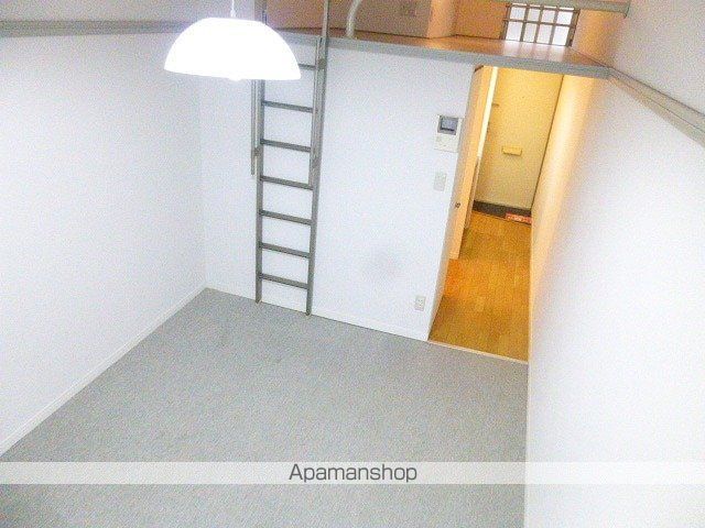 レオパレス諏訪IIの居間写真