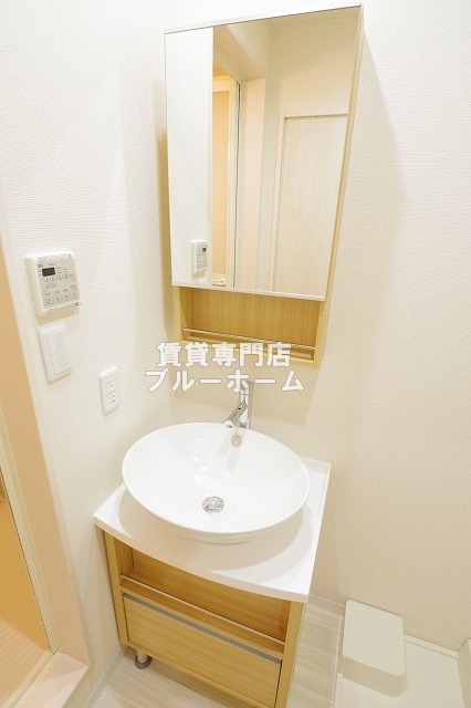 洗面設備　オシャレな独立洗面台！