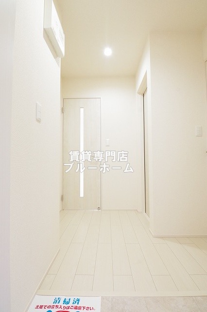 玄関　明るい玄関ですね！