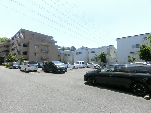 駐車場　駐車場（要空き確認）