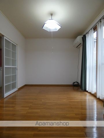 レジデンス森の居間写真