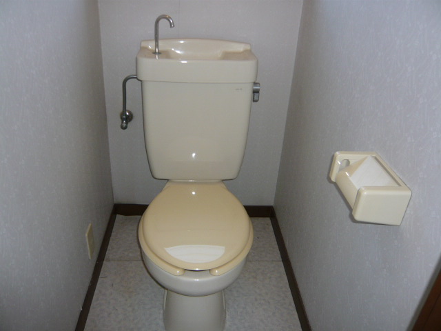 トイレ　シャワートイレあります