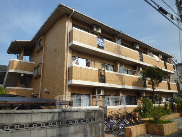 須賀町マンションの建物外観