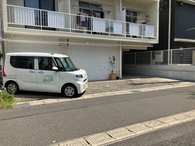 モリナマンションの駐車場