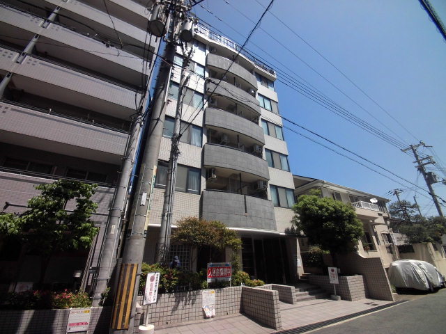 神戸市灘区深田町のマンションの建物外観
