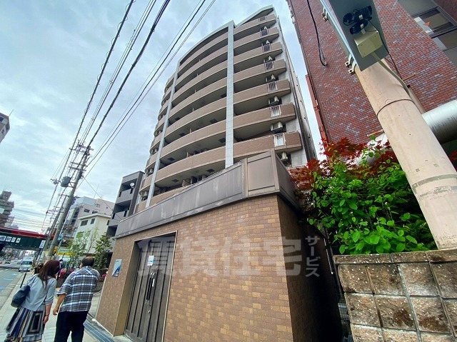 大阪市天王寺区東上町のマンションの建物外観