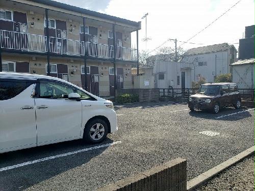 【レオパレス福寿荘の駐車場】