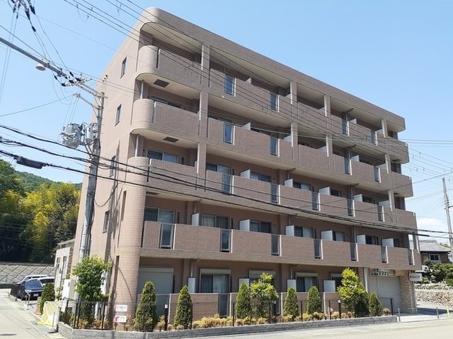 神戸市北区谷上東町のマンションの建物外観