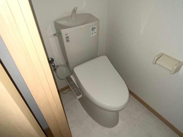 【郡山市安積町日出山のアパートのトイレ】