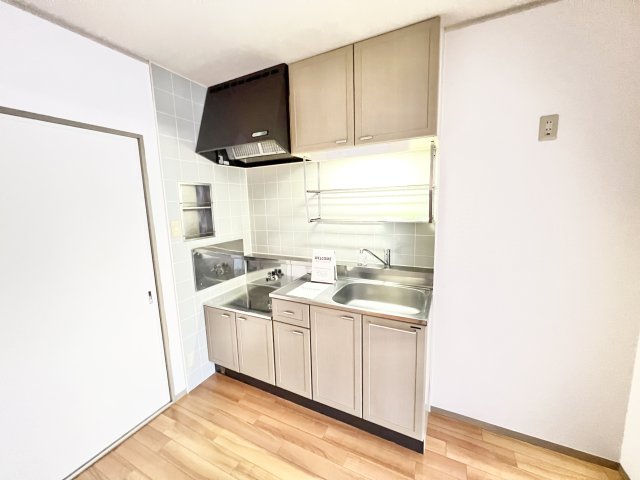 キッチン　※別部屋参考写真