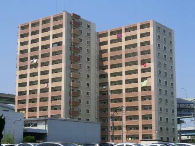 【福岡市東区箱崎ふ頭のマンションの建物外観】