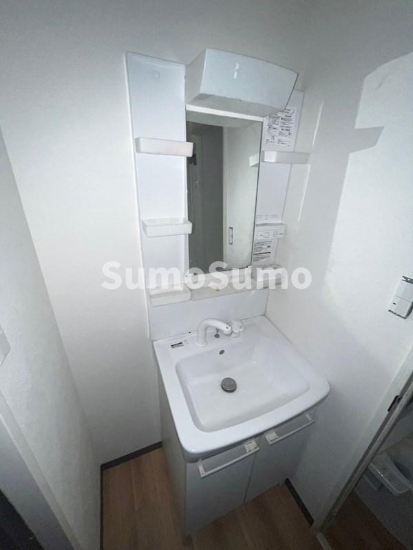 洗面設備　独立洗面台です