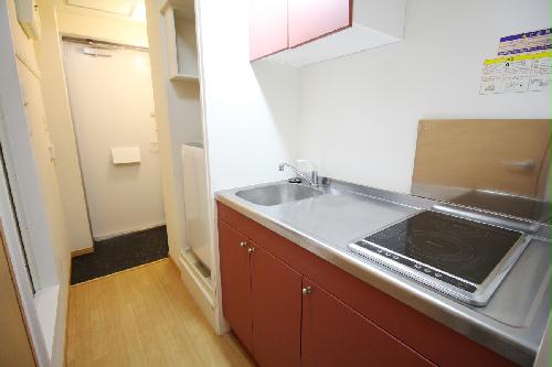 キッチン　2口ラジエントヒーターでお手入れもしやすいキッチンです♪