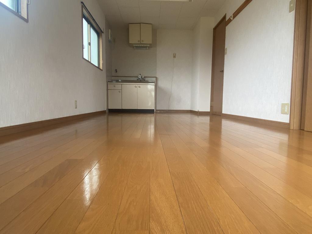 ハイツAWAの居間写真