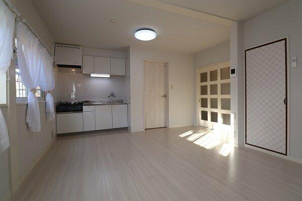 居室・リビング　こちらのリビングで趣味の時間をお楽しみください