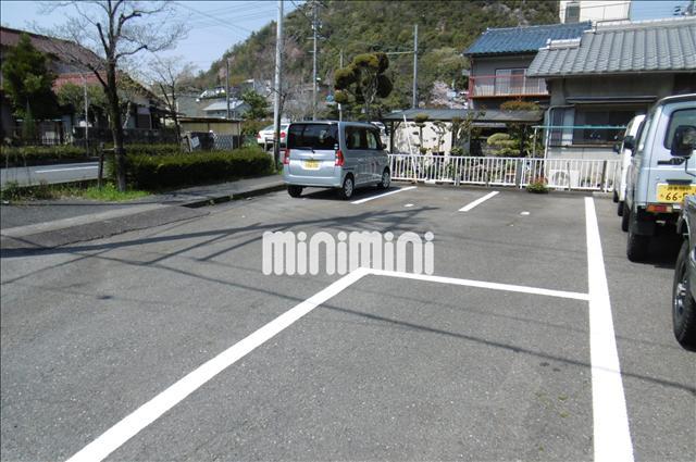駐車場　敷地内の駐車場です