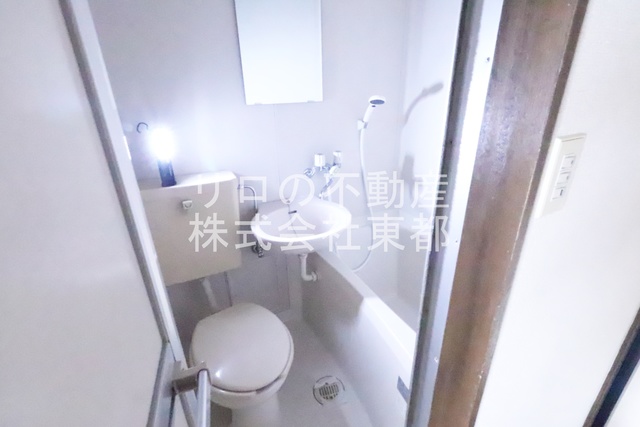 バス・シャワールーム　お掃除がしやすい３点ユニットバスです☆