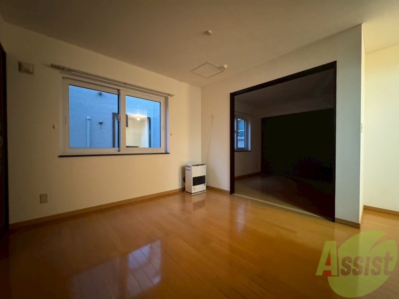 居室・リビング　明るいお部屋は気持ちよく過ごせそうですね。