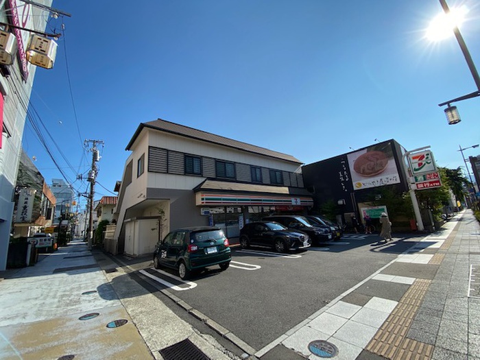 コンビニ　セブンイレブン小田原本町店（コンビニ）まで290m
