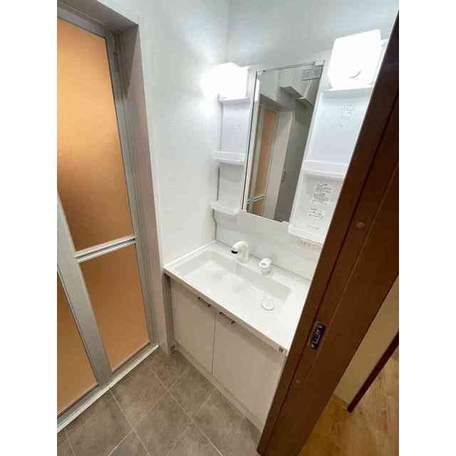 洗面設備　建設中