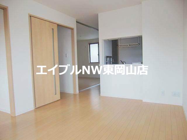 居室・リビング　別のお部屋の写真です。実際とは異なります。