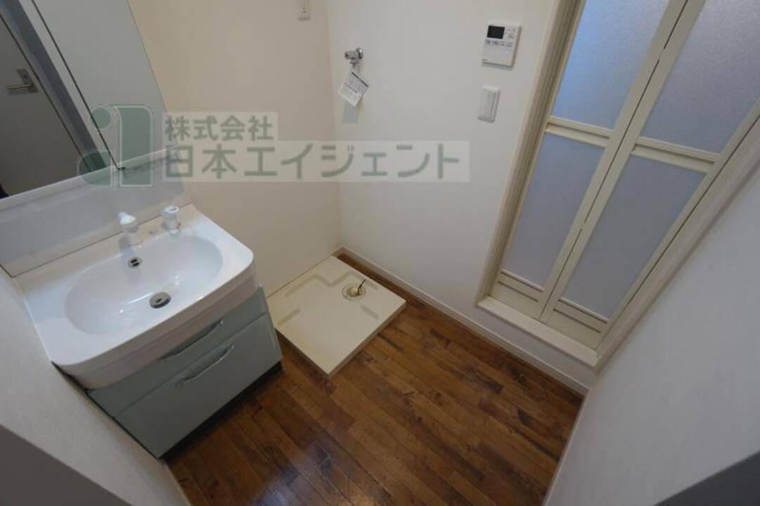 洗面設備　洗濯機置場