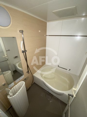 バス・シャワールーム　コンソラーレ上町台II　浴室