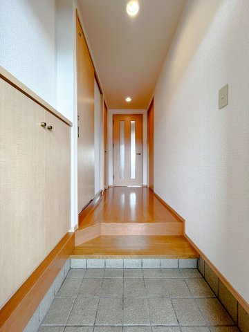 玄関　※写真と異なる場合現状優先。