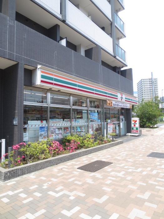 コンビニ　セブンイレブン（コンビニ）まで500m