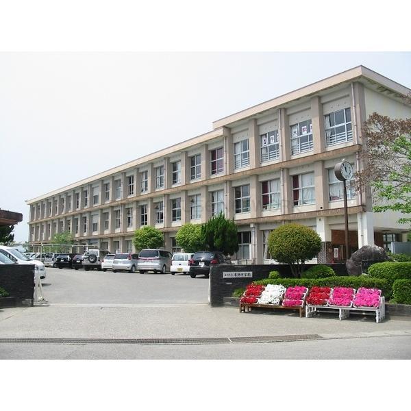 中学校　宮崎市立本郷中学校（中学校）まで1450m