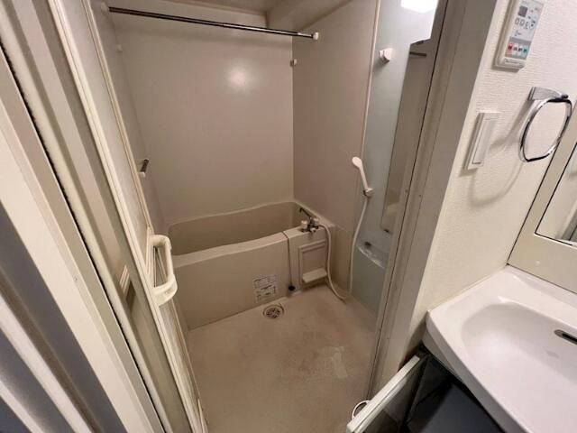 バス・シャワールーム　お風呂で日々の疲れを落としましょう