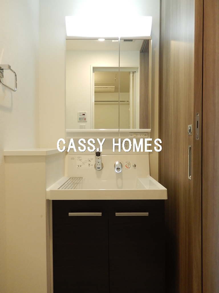 洗面設備　2015年竣工　分譲賃貸マンション：洗面台