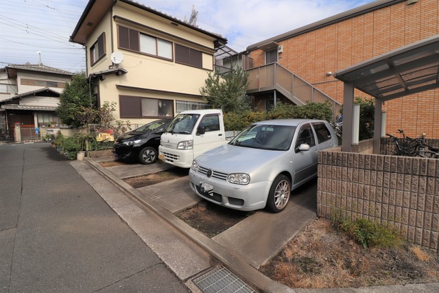 駐車場　敷地内駐車場