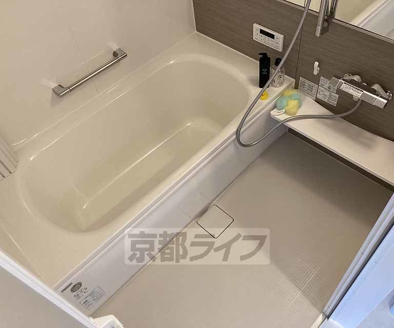 バス・シャワールーム　ゆったり浸かれます