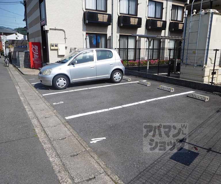 駐車場　駐車スペース
