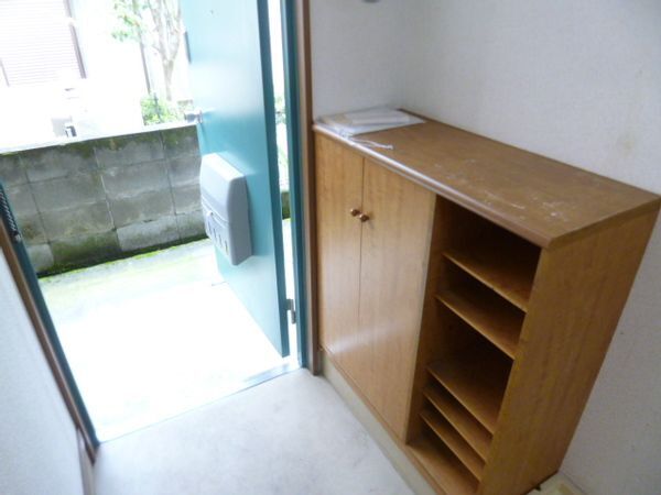 玄関　（別室写真参照）