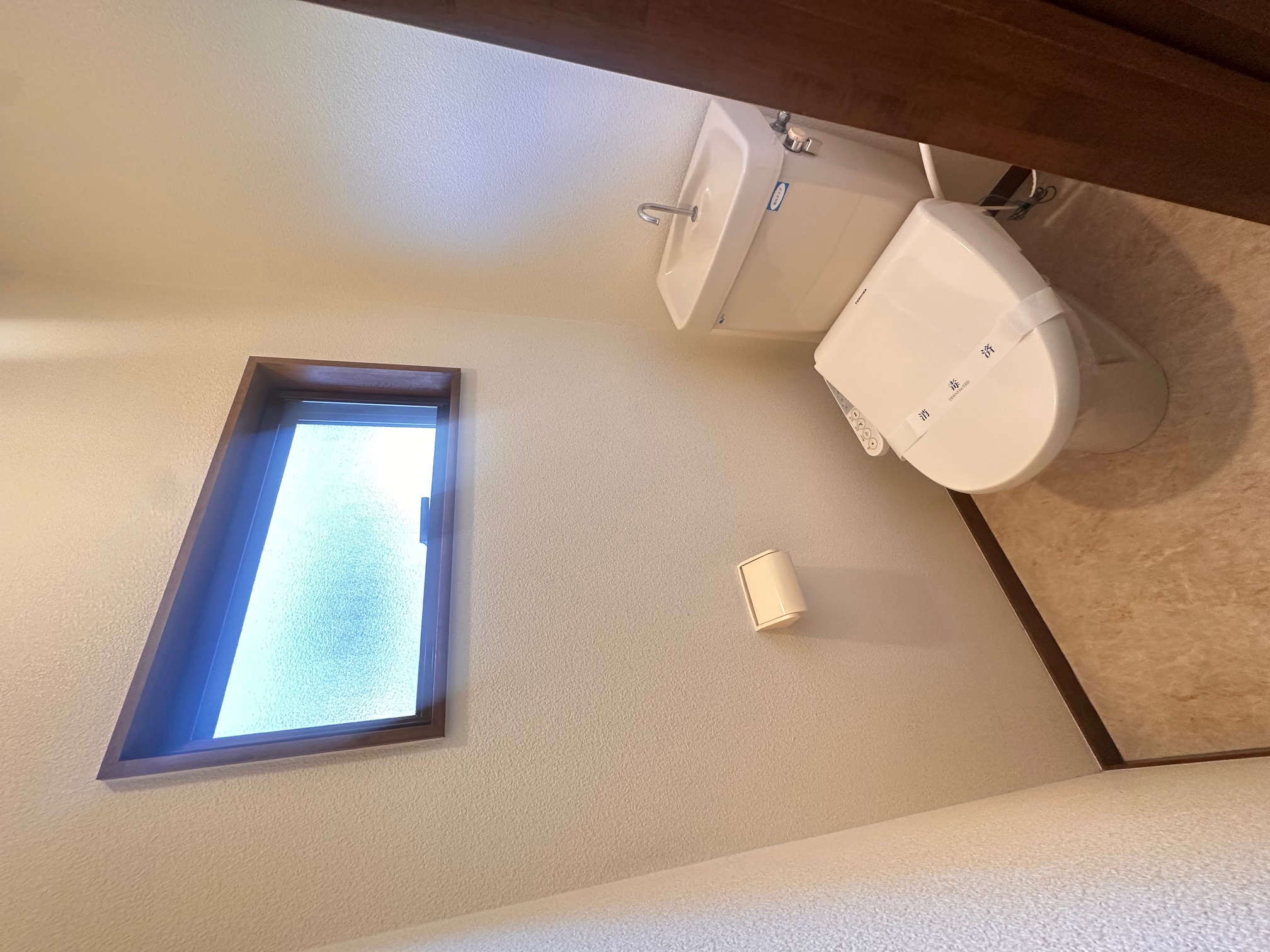 トイレ　温水洗浄暖房便座付き