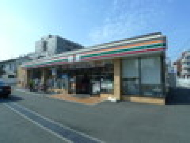 コンビニ　セブンイレブン松山道後今市店（コンビニ）まで196m
