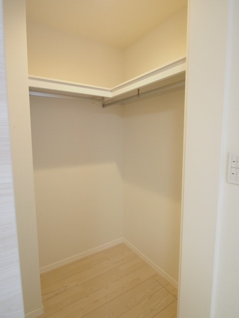 収納　便利なウォークインクローゼット。