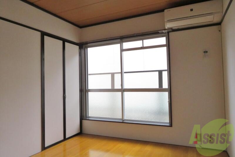 居室・リビング　落ち着いた雰囲気の、フローリングのお部屋となっております