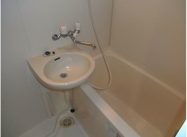 バス・シャワールーム　弊社は全物件仲介手数料半月分★