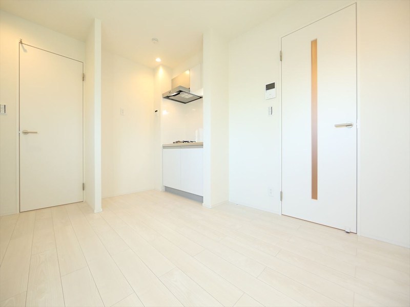 居室・リビング　ＤＫ7.7帖　システムキッチン　同仕様写真