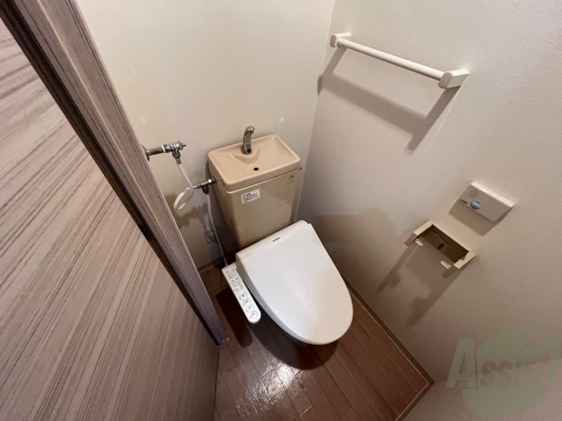 トイレ　トイレです。ウォシュレット付を探している方、おすすめです。