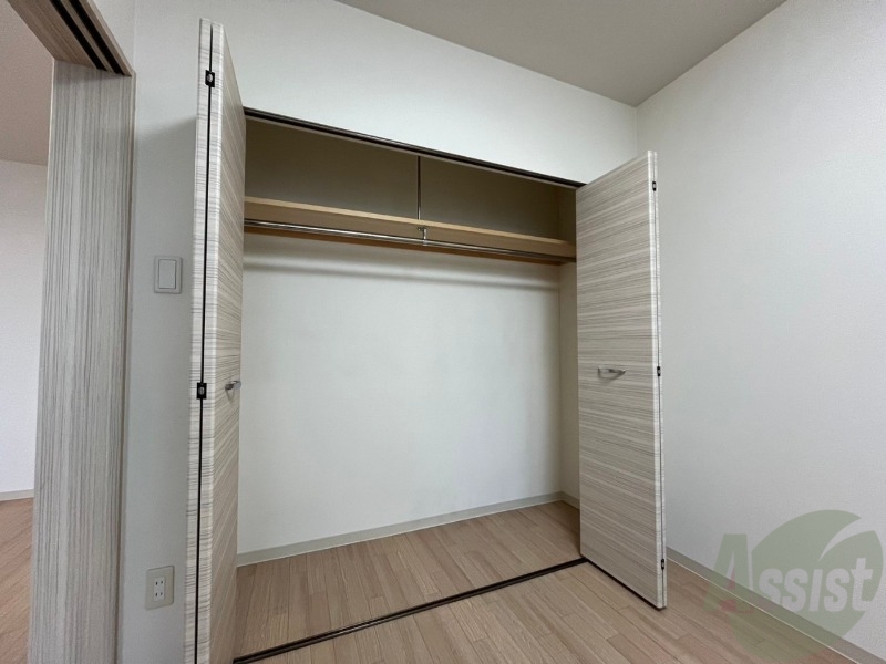 収納　クローゼットは奥行きもあり、荷物が多い方でも安心です。