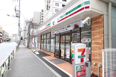 コンビニ　セブンイレブン文京本郷3丁目店（コンビニ）まで159m